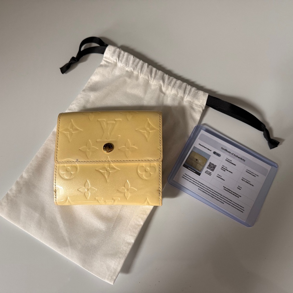 Louis Vuitton Vernis Wallet w/ COA